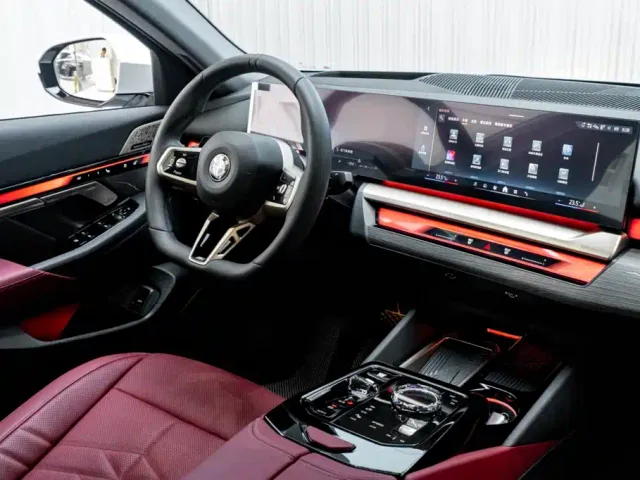 BMW BMW 5 Series 2025 530Li Premium M Sport Package — Фото автомобиля 26