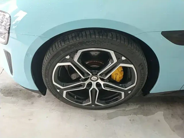 Xiaomi SU7 — Фото автомобиля 22