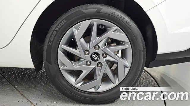 Hyundai AVANTE Новый Avante (CN7) — Фото автомобиля 18