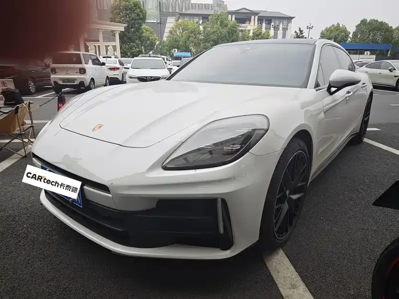 Porsche Panamera 2024 Panamera Executive Long Wheelbase 2.9T — Фото автомобиля 2