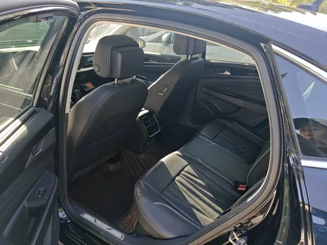 Volkswagen Passat — Фото автомобиля 13