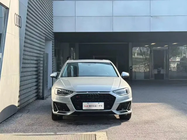 Audi A4L — Фото автомобиля 2