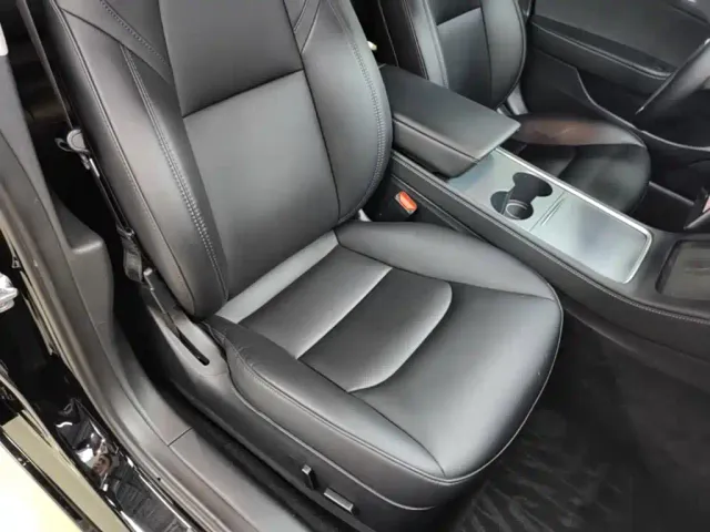 Tesla Model 3 — Фото автомобиля 24