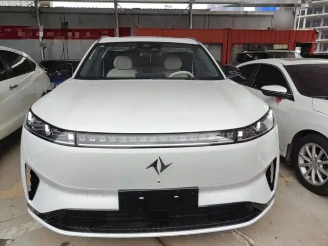 Dongfeng eπ 008 — Фото автомобиля 2