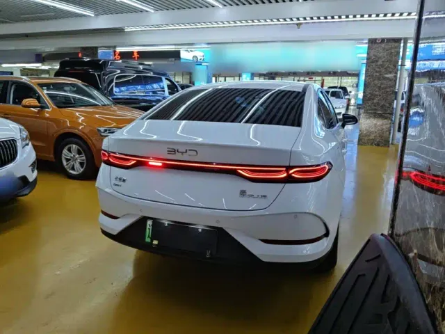 BYD Qin PLUS — Фото автомобиля 6