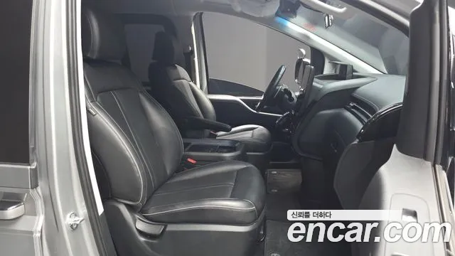Hyundai Staria Staria 4WD Lounge 9 мест — Фото автомобиля 25