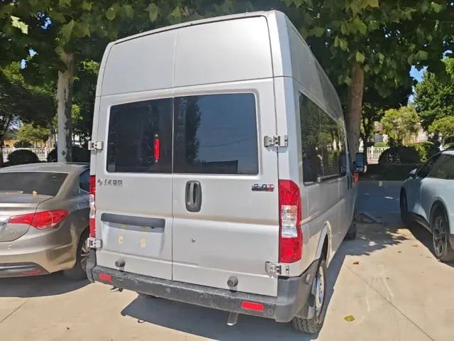 Dongfeng Yufeng — Фото автомобиля 6