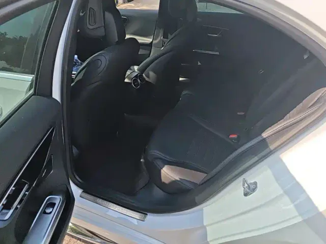 Mercedes-Benz C-Class — Фото автомобиля 11