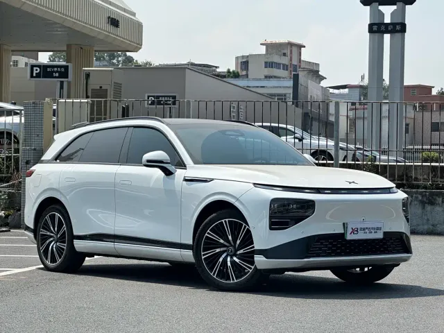 Xpeng G9 — Фото автомобиля 3