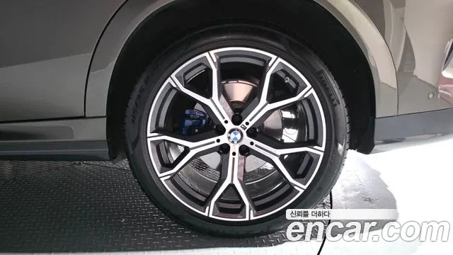 BMW X6 xDrive40i M Sport — Фото автомобиля 18