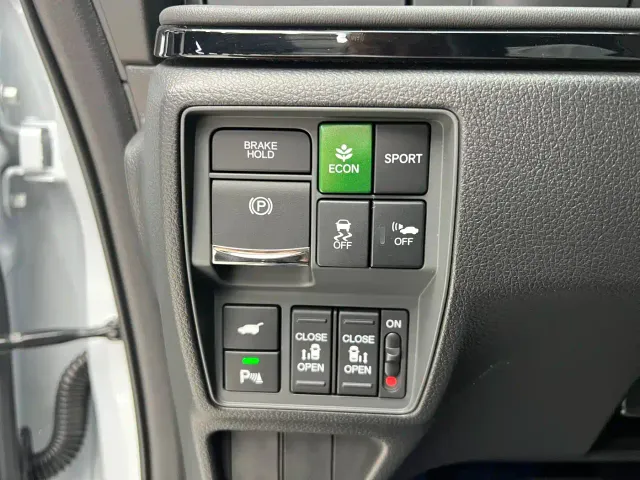 Honda Elysion — Фото автомобиля 12