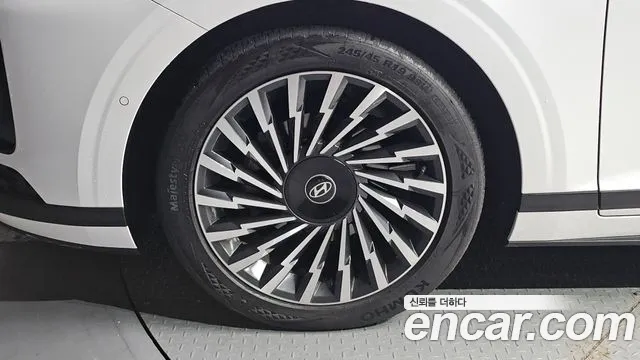 Hyundai Grandeur GN7 — Фото автомобиля 5