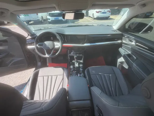 Volkswagen Passat — Фото автомобиля 9