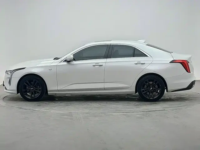 Cadillac CT4 — Фото автомобиля 2