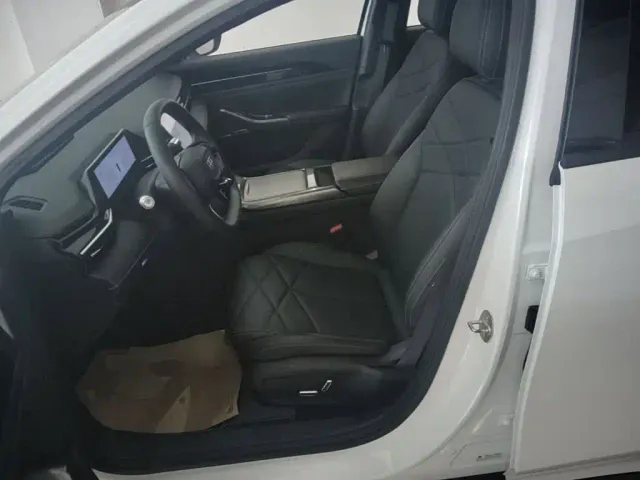 Geely Galaxy L6 — Фото автомобиля 14