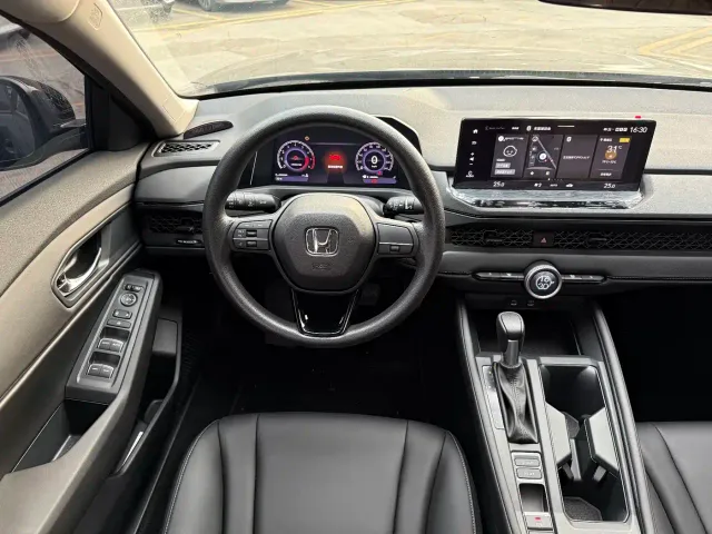 Honda Accord — Фото автомобиля 12