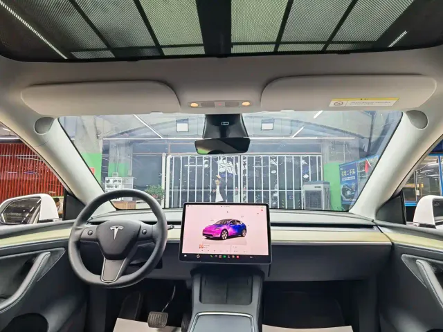 Tesla Model Y — Фото автомобиля 7