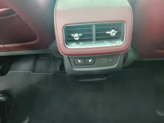 Cadillac XT5 — Фото автомобиля 15
