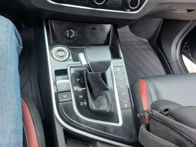 Forthing T5 — Фото автомобиля 13