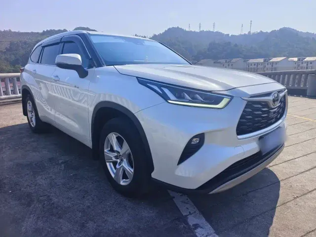 Toyota Highlander — Фото автомобиля 6