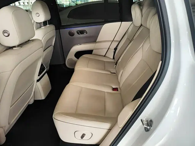 Li Auto i6 — Фото автомобиля 16