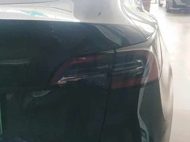 Tesla Model Y — Фото автомобиля 7