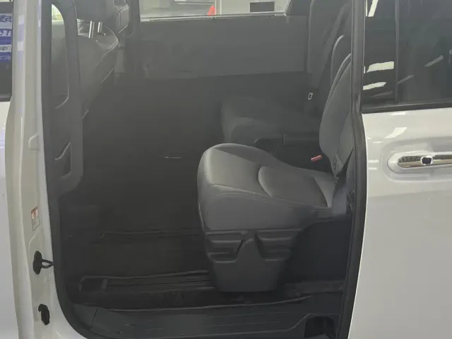 Toyota Sienna — Фото автомобиля 6