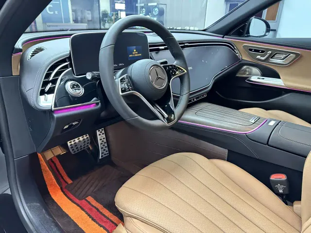Mercedes-Benz E-Class — Фото автомобиля 12