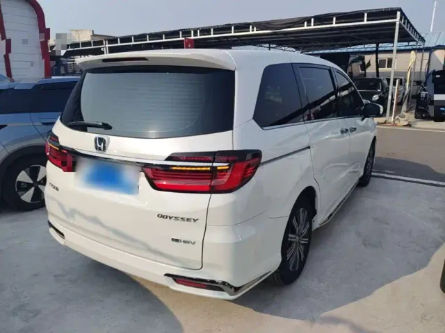 Honda Odyssey 2024 2.0L e:HEV Sharp·Comfort Edition — Фото автомобиля 6