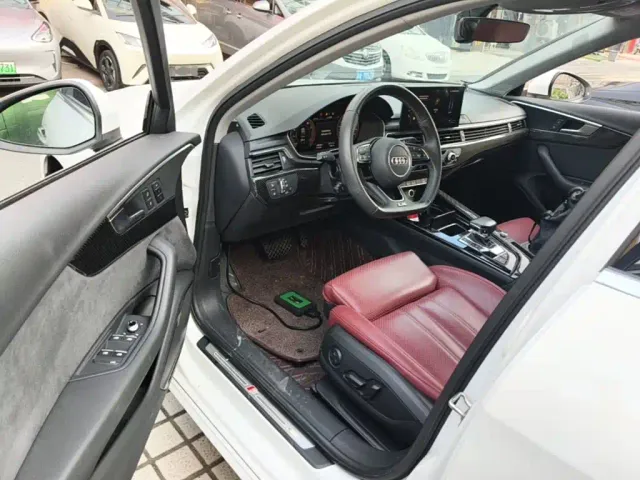 Audi A4L — Фото автомобиля 15