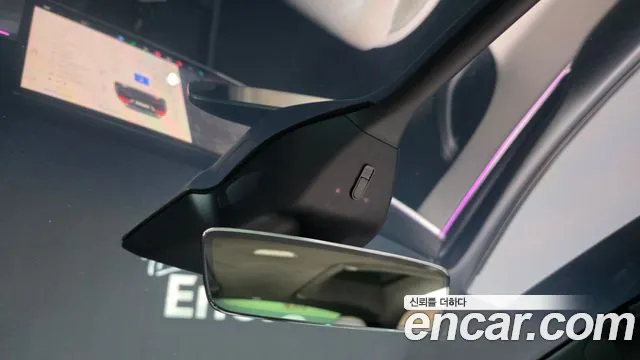 Tesla Model X — Фото автомобиля 17