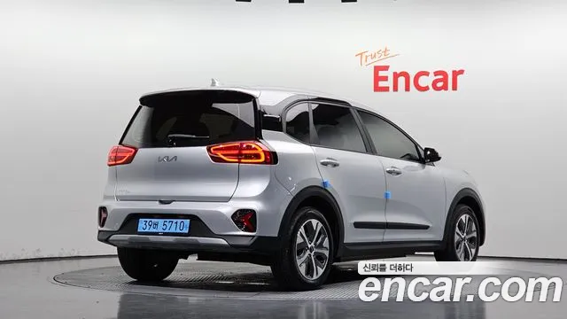 Kia Niro — Фото автомобиля 2