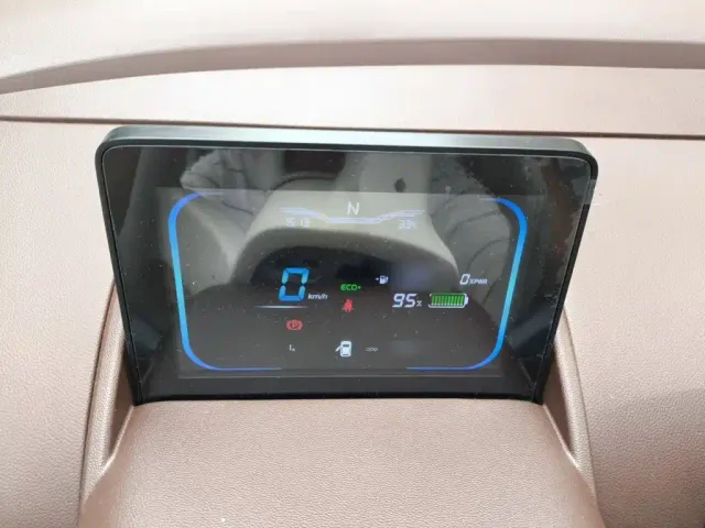 Changan Lumin — Фото автомобиля 3