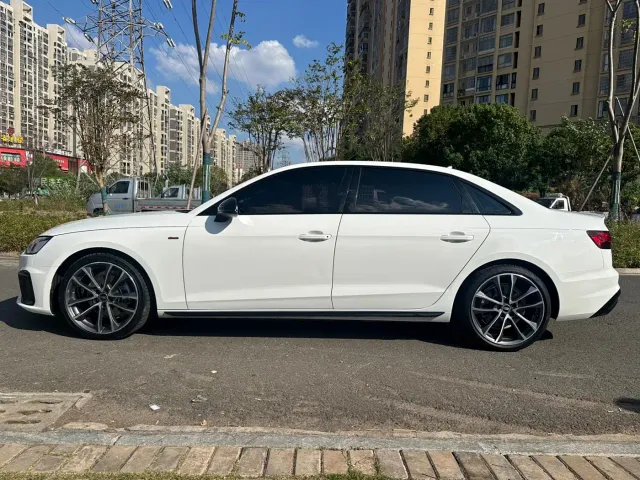Audi A4L — Фото автомобиля 12
