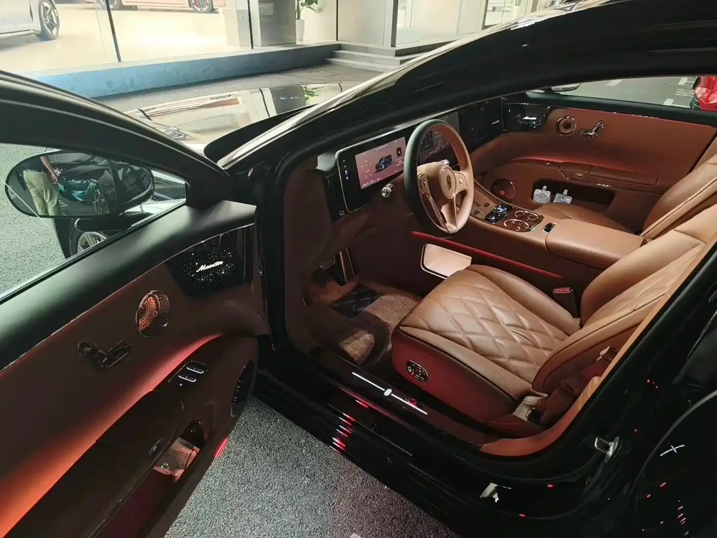 Zunjie Zunjie S800 2025 Model Extended Range Starlight Executive Edition 4-seater — Фото автомобиля 9