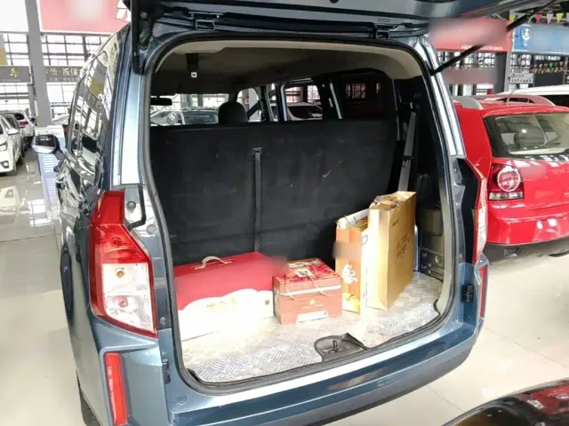 Wuling Hongguang Plus — Фото автомобиля 18
