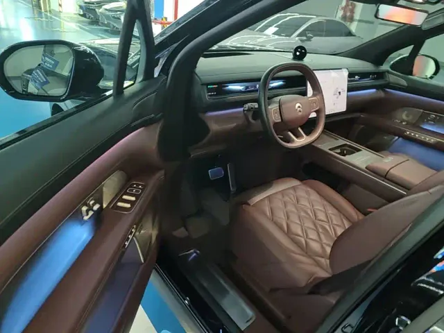 Nio ES8 — Фото автомобиля 15