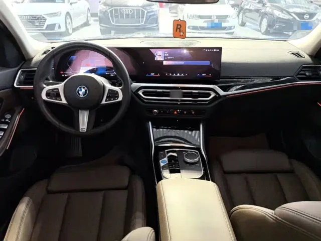 BMW i3 — Фото автомобиля 9