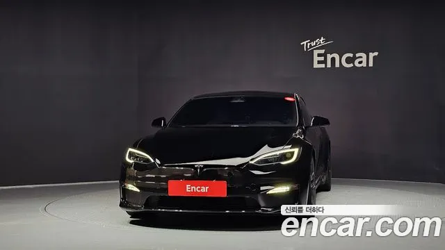 Tesla Model S — Фото автомобиля 3