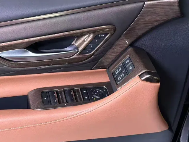 Toyota Alphard — Фото автомобиля 8