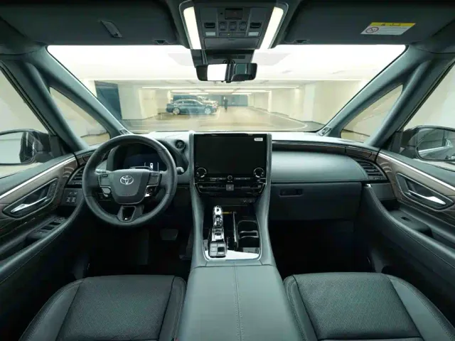 Toyota Alphard — Фото автомобиля 19