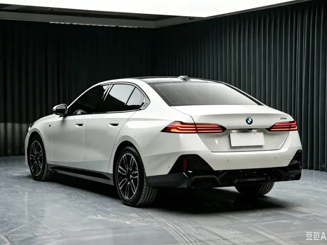 BMW 5 Series — Фото автомобиля 6