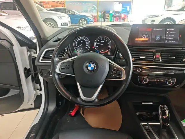 BMW 1 Series — Фото автомобиля 10