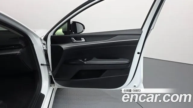 Kia K5 Новый K5 3 поколение 2.0 LPi(Для проката) — Фото автомобиля 23