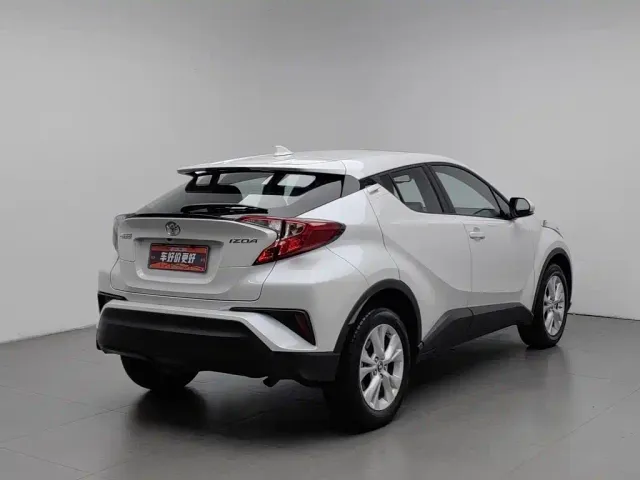 Toyota IZOA — Фото автомобиля 2