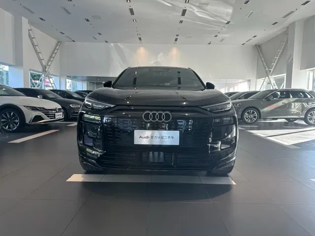 Audi Q6L e-tron — Фото автомобиля 3