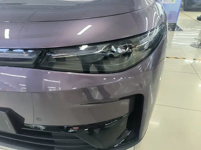 Leapmotor C10 — Фото автомобиля 23