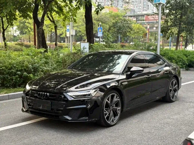 Фотография автомобиля — Audi A7L