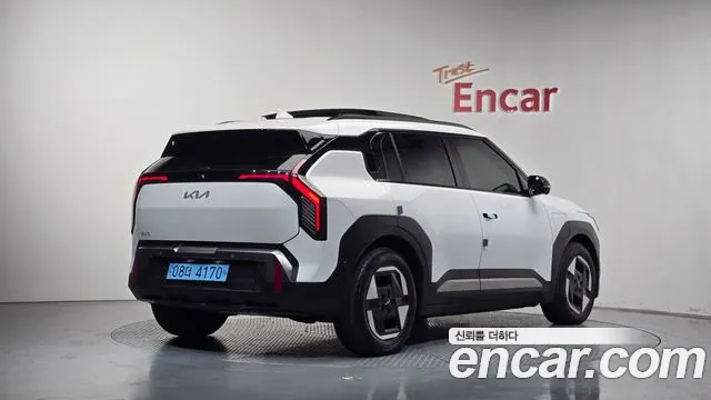 Kia EV3 — Фото автомобиля 2