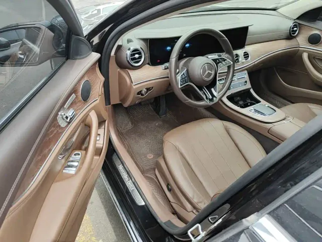 Mercedes-Benz E-Class — Фото автомобиля 15
